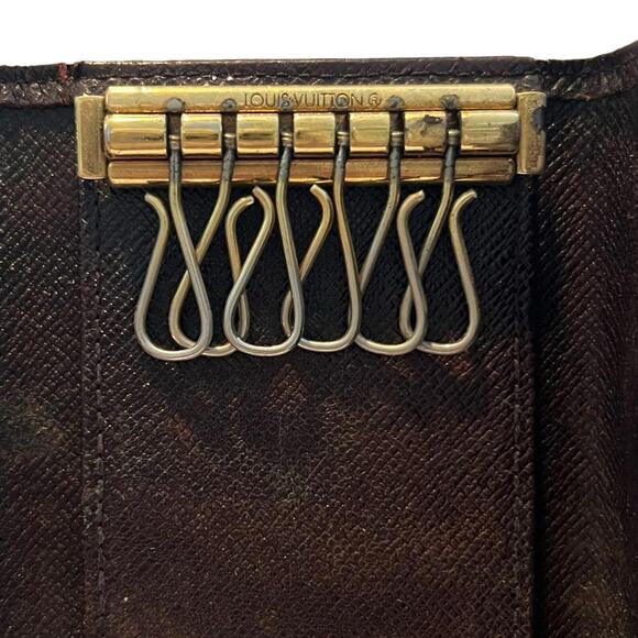 Louis Vuitton Taiga Leather Key Holder (LVXX016) - Picture 4 of 7